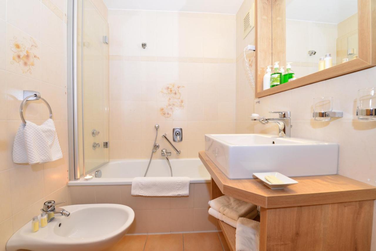 Hotel Jagdhof リーツラーン エクステリア 写真